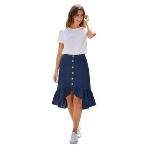 ❤️Wet linen high/low midi skirt size M
‎ Spandex waist, high low, button front.